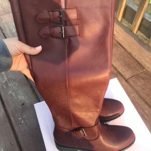 Flat Tall Boots 👢